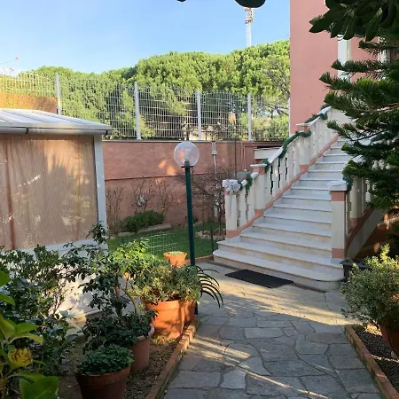 Resort Dependance Di Villa Rosa Maria Savona Exterior photo